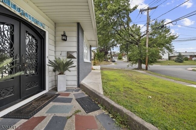 Photo - 231 Starmond Ave