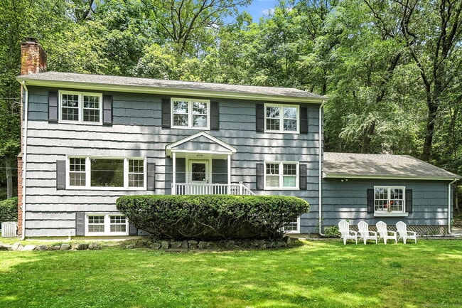 Photo - 163 MacGregor Dr House