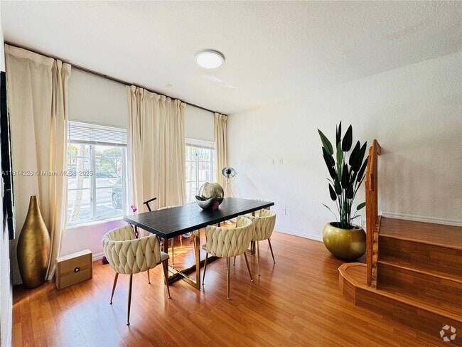 Building Photo - 10833 NW 83rd St Rental