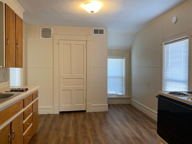 Photo - 281 Jefferson St Unidad 281 1/2 Jefferson St.  2