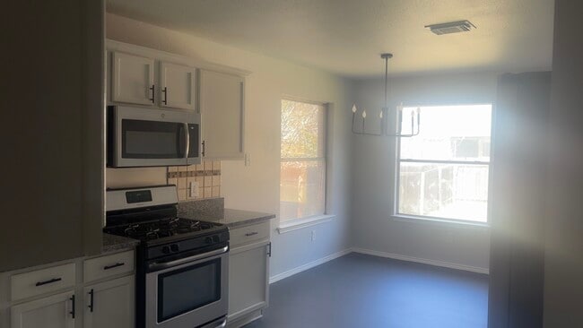 Photo - 1028 Doras Dr