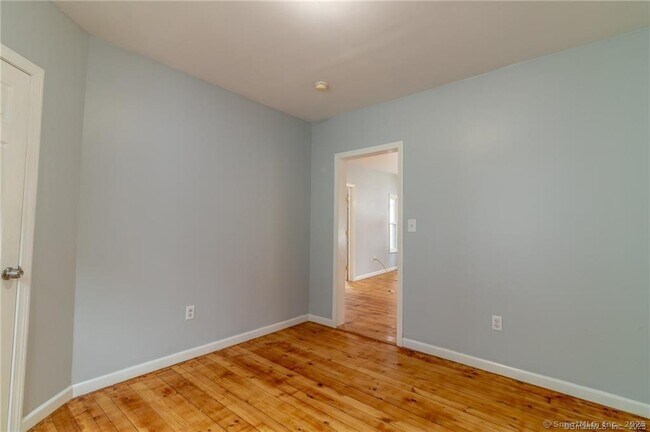 Photo - 34 Williams St