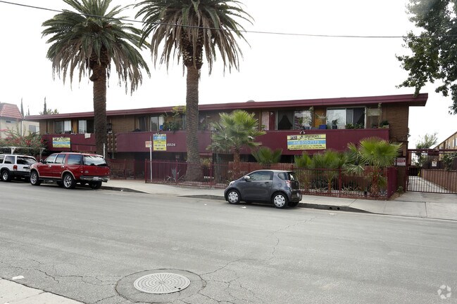Chase Apartments - Chase Apartments