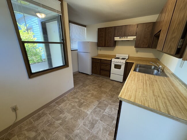 Photo - Desirable NW 23rd Area Unit 1