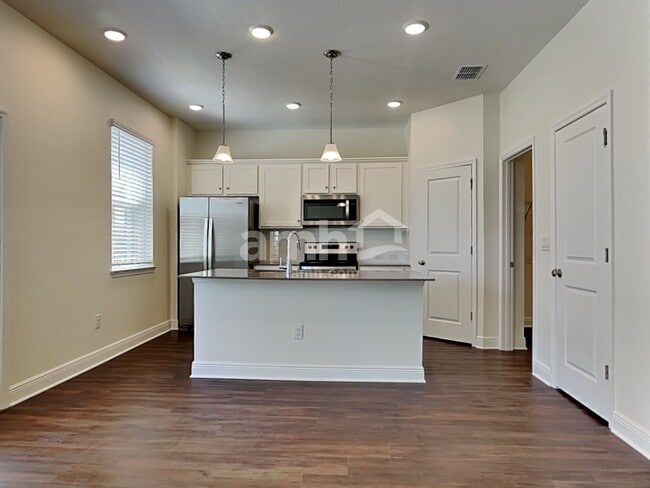 Photo - 27257 St Andrews Ave