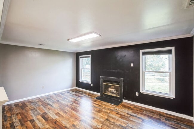 Photo - 21423 Lee Dr