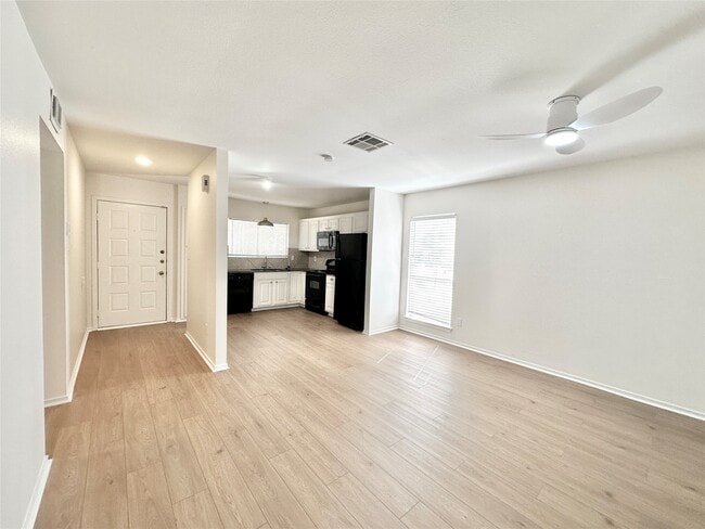 Photo - 4 Marabou Pl