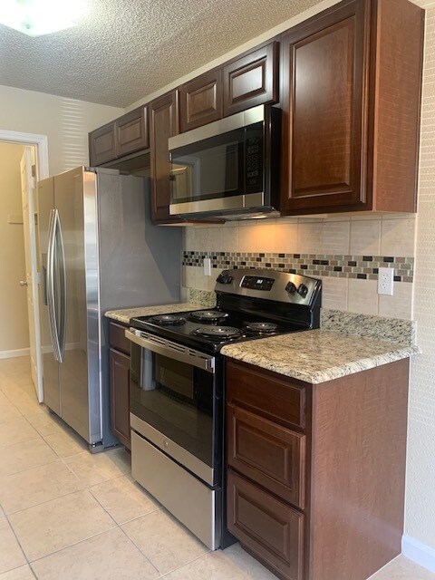 Cocina - 2010 Kirksey Dr