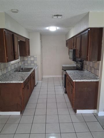 Photo - 1100 Maple View Dr