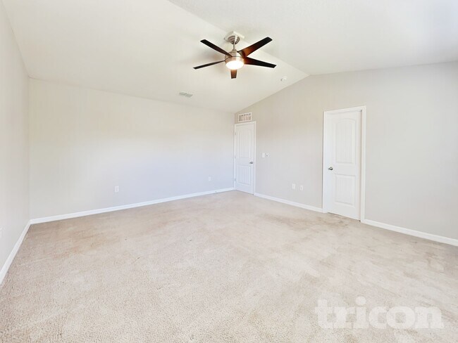 Photo - 19 Rosecroft Ln