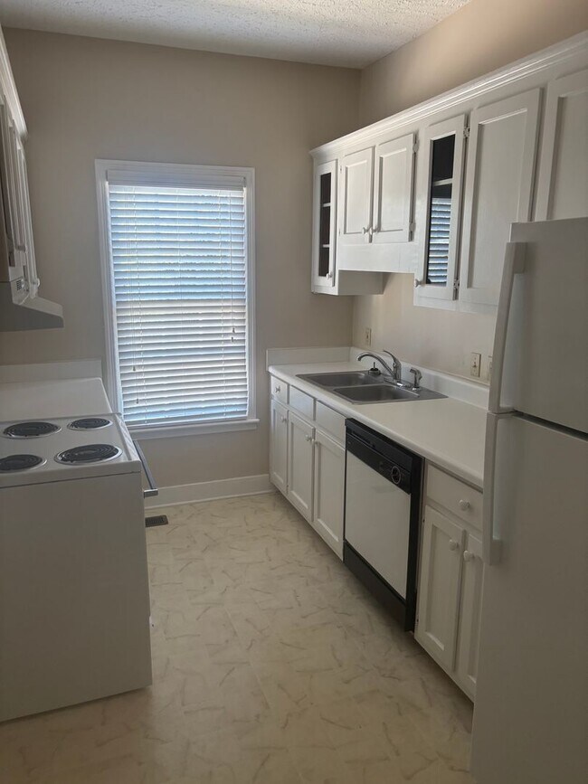 Photo - 846 Hickman Rd