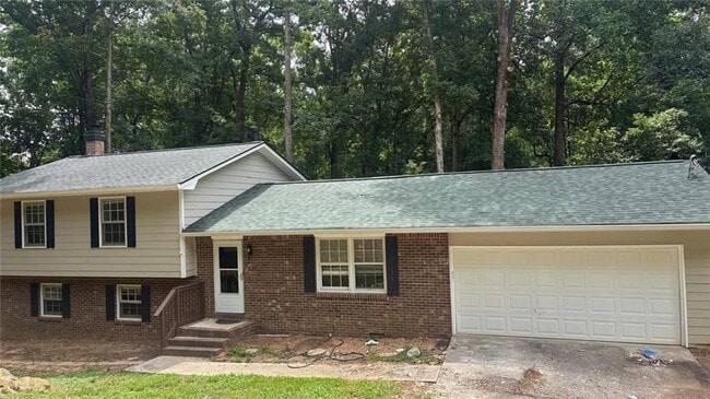 Building Photo - 1744 Oak Ridge Way NW