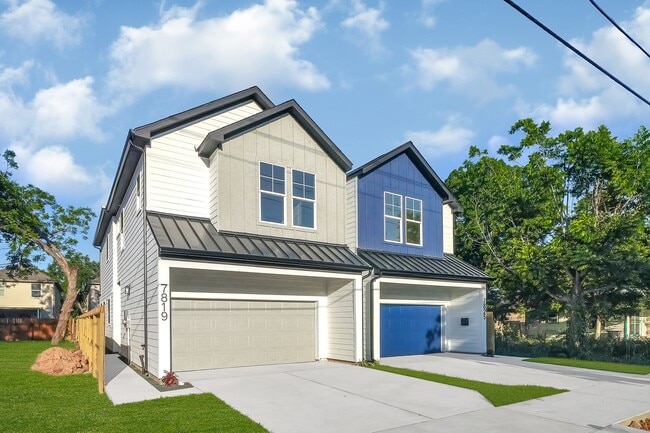 Building Photo - 7819 Colonial Ln