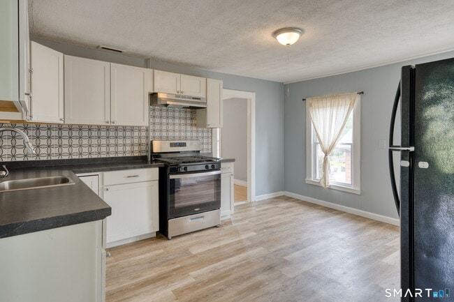 Photo - 202 W Center St