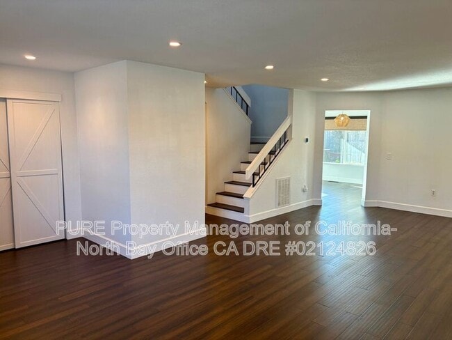 Photo - 104 Banff Way