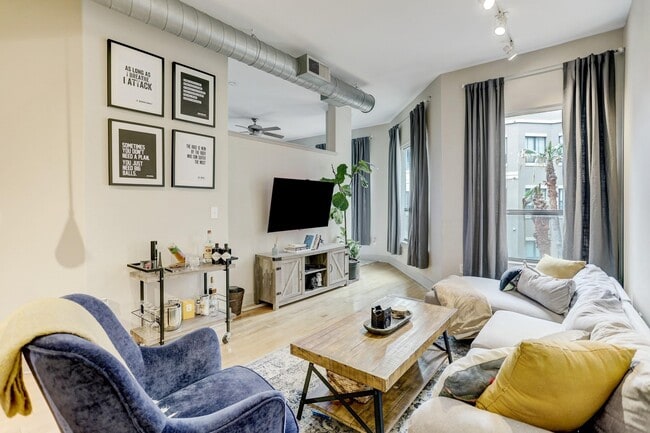 Building Photo - 1901 Post Oak Blvd Unit 3502