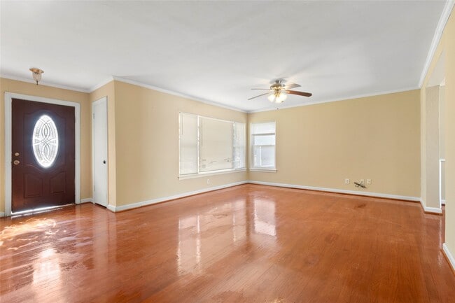 Photo - 3102 Conway St