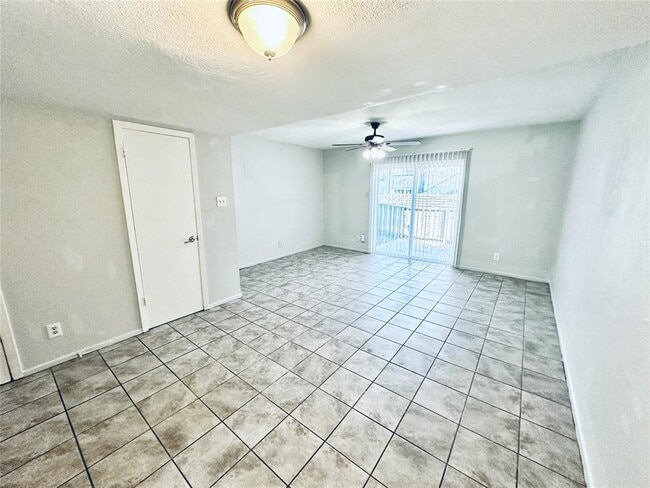 Photo - 3822 Southway Dr