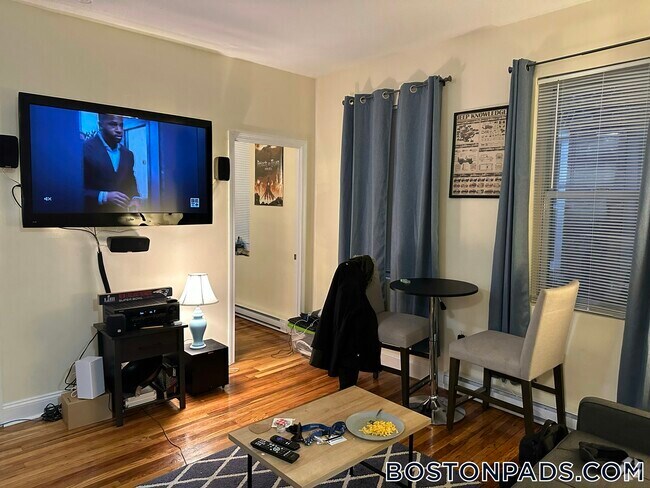 Building Photo - 890 Huntington Ave Rental