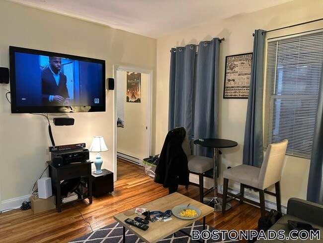 Building Photo - 890 Huntington Ave Rental