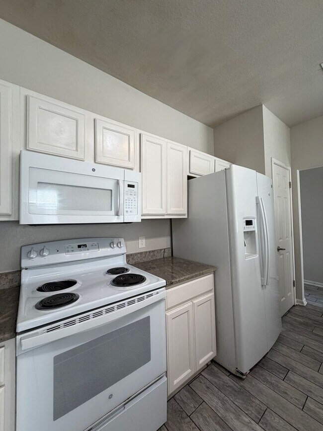 Photo - Beautifully Updated 3Bed/2.5Bath Townhouse in the Heart of Destin