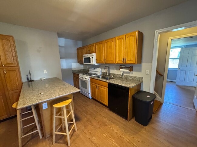 53 Bates St Unit 53 Bates St 1