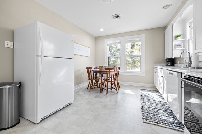 Photo - 103 Russell Ct Unit 103
