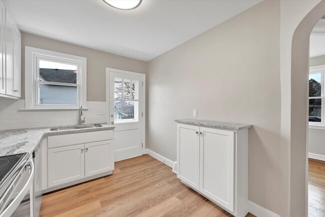 Photo - Classic 4br Cape Cod w/2 car detached Garage