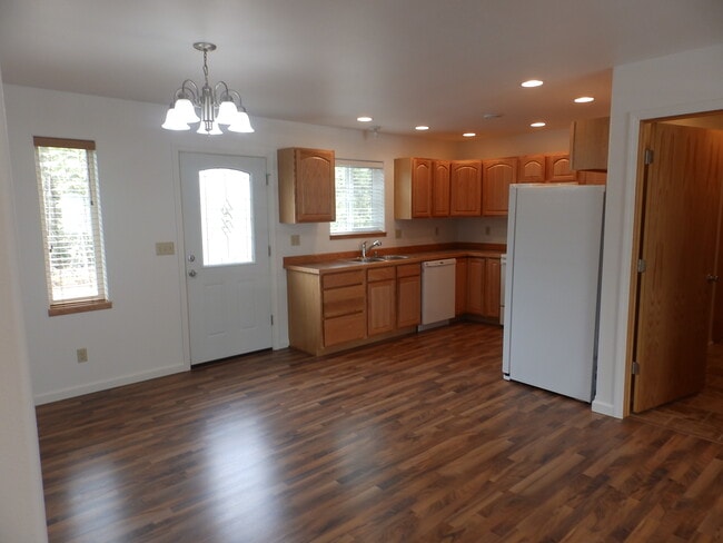 Building Photo - 36246 Irelands Way Cir Unit 1