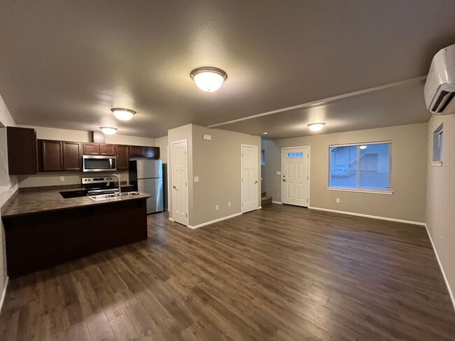 2328 Verona St