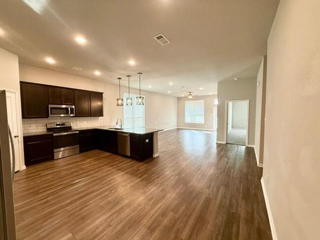 Photo - 4/3 house in Midway ISD.