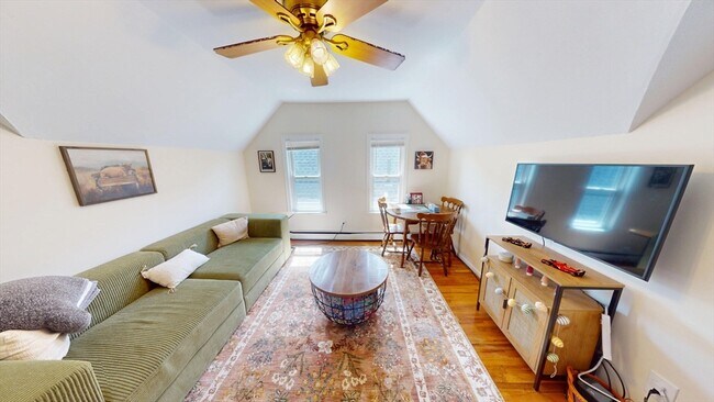 Photo - 215 Parsons St