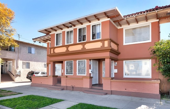 Photo - 310-316 E 8th St