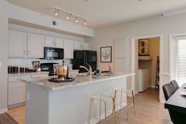 Photo - Luxury 2-Bed with Limited Time Specials! Unit KNC