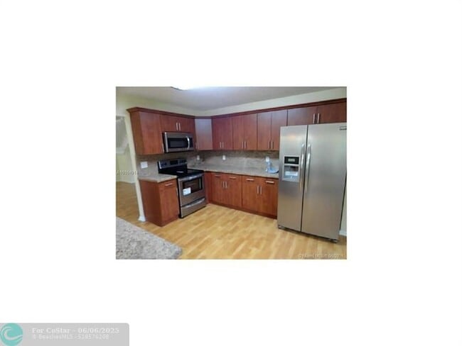 Photo - 710 NW 207th Ave House
