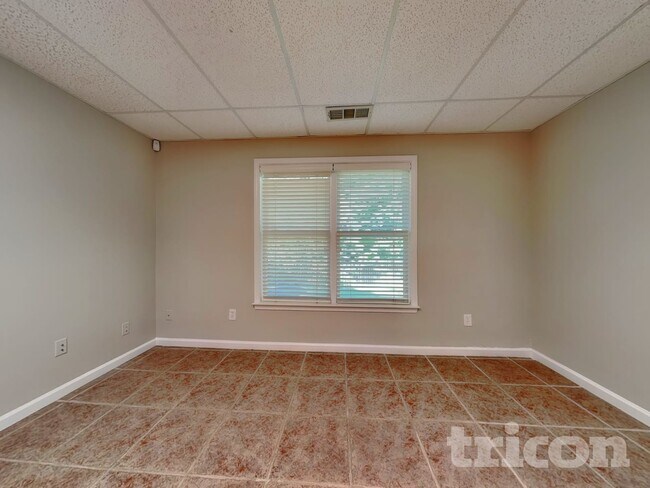 Photo - 2205 Washington Dr