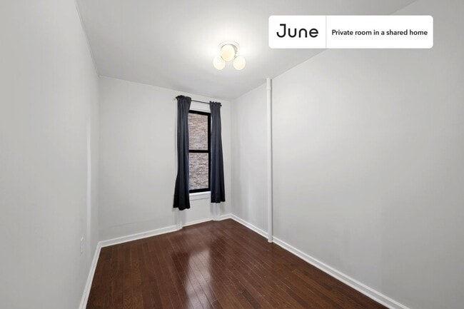 Room in Shared 3 bed/1 bath home in Hamilton Heights