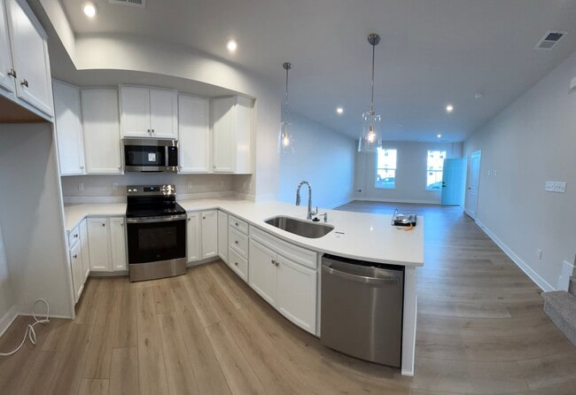 Photo - 2846 Calgary Ln