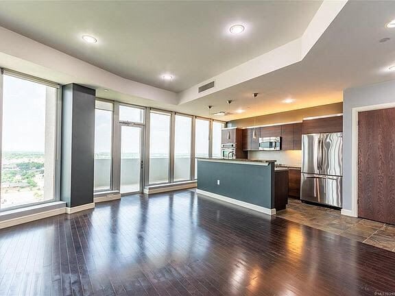 Photo - 5900 Mosteller Dr