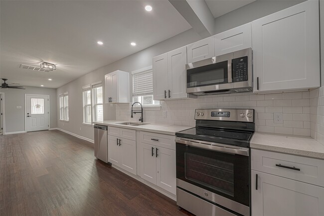 Photo - 3413 Simmons St