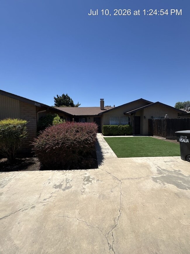 Building Photo - 2962 Unit 2023