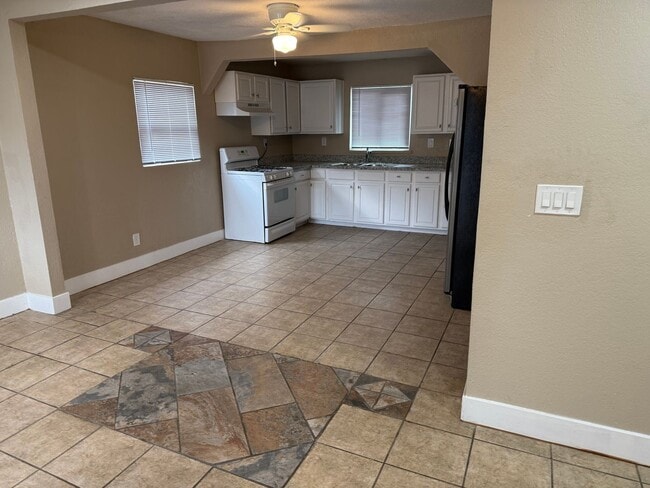 Photo - FRESHLY RENOVATED  MOVE IN READY!!