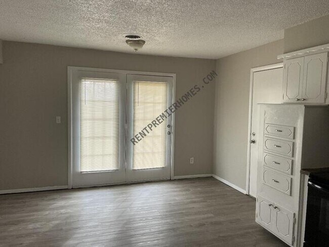 Photo - 1436 NE 34th St