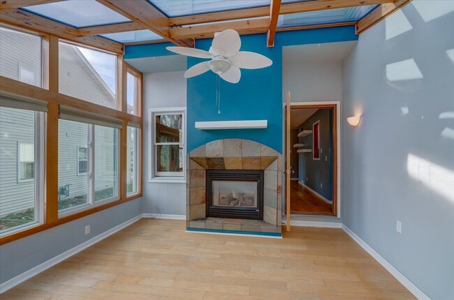 Photo - 7 S Thompson Dr