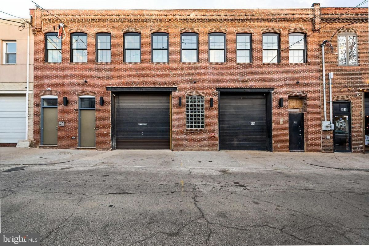 Photo - 1935 S Bancroft St Unit B