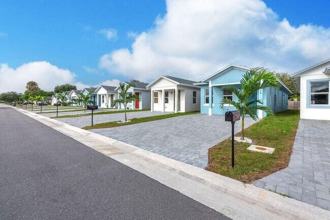 Photo - 3510 Hiawatha Ave