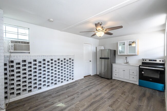 Photo - 1420 Corpus Christi St Unit 3