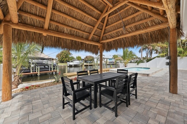 Photo - 1479 SW Seahawk Way