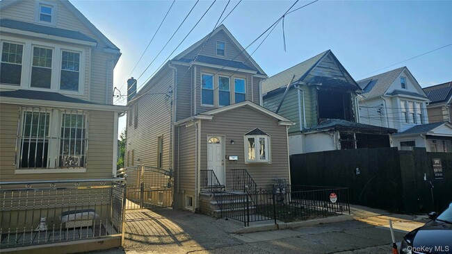 Building Photo - 4517 Seton Ave Unit 2 Rental