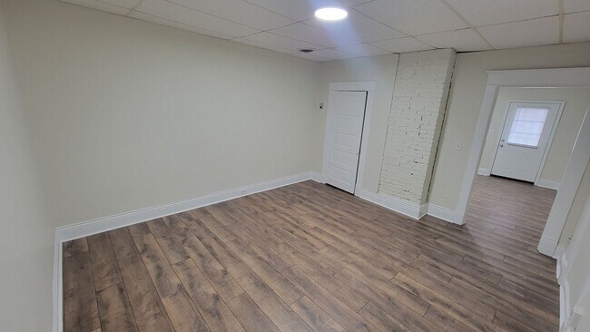 Photo - Shotgun Styled One Bedroom Close To UOfL